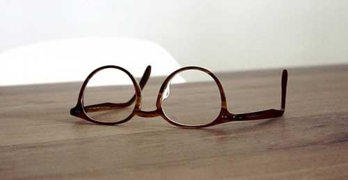 glasses_table